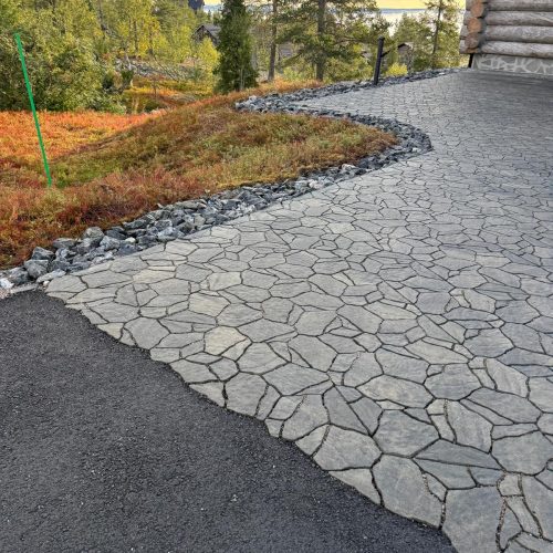 Pihan rakentaminen ja laatoitus