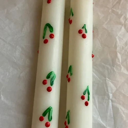 Käsinvärjätty kruunukynttilä Kirsikat